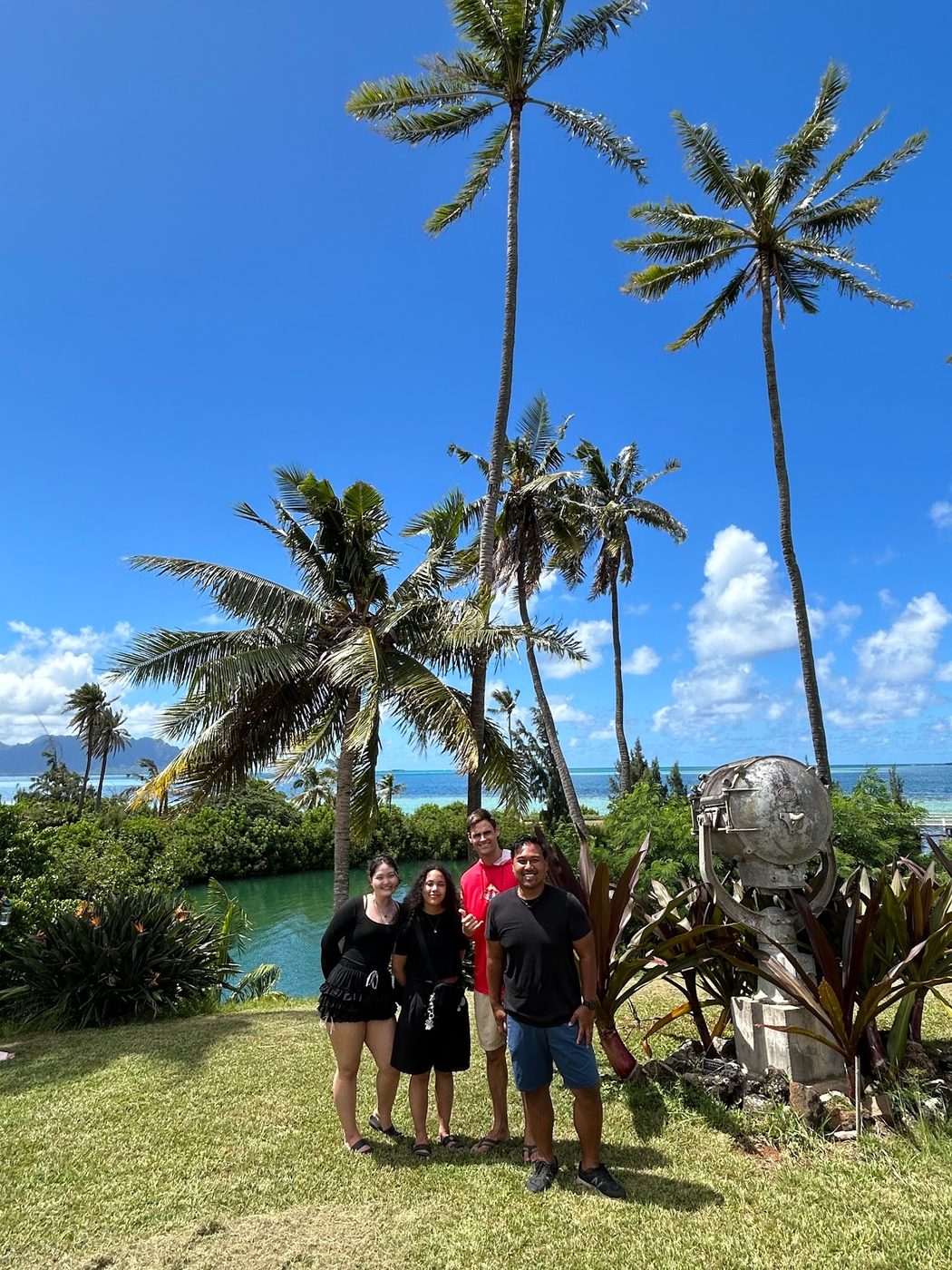 Interns Jane, Koa, Matt (founder), Kent (software) learning about marine research at Hawaii Institute of Marine Biology at Coconut Island.